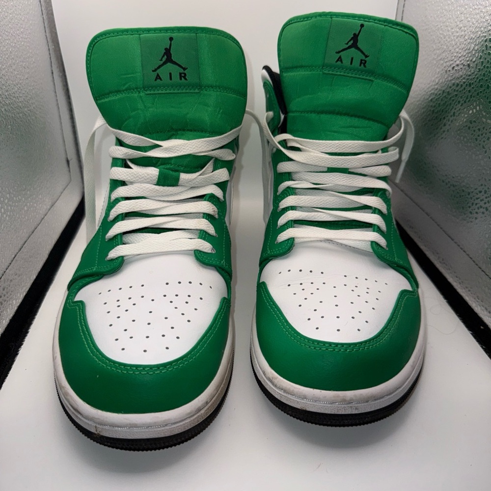 Jordan Black and Green Sneakers with White Laces
